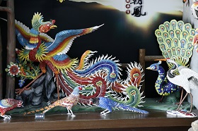 剪黏、交趾陶是臺灣寺廟建築極具特色的工藝藝術。楊智仁攝）
