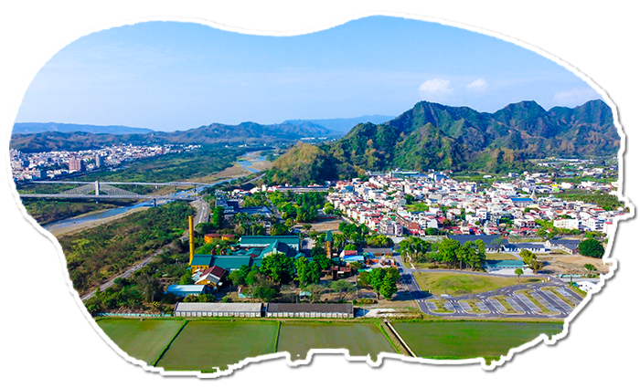 糖廠社區西臨旗山溪、旗山老街,往東銜接美濃,是東高雄的交通樞紐。