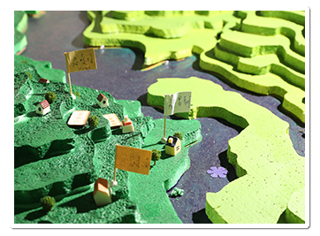 桃園市復興區義盛里自製全區模型地圖，建立居民對地形地貌與部落位置的認知。