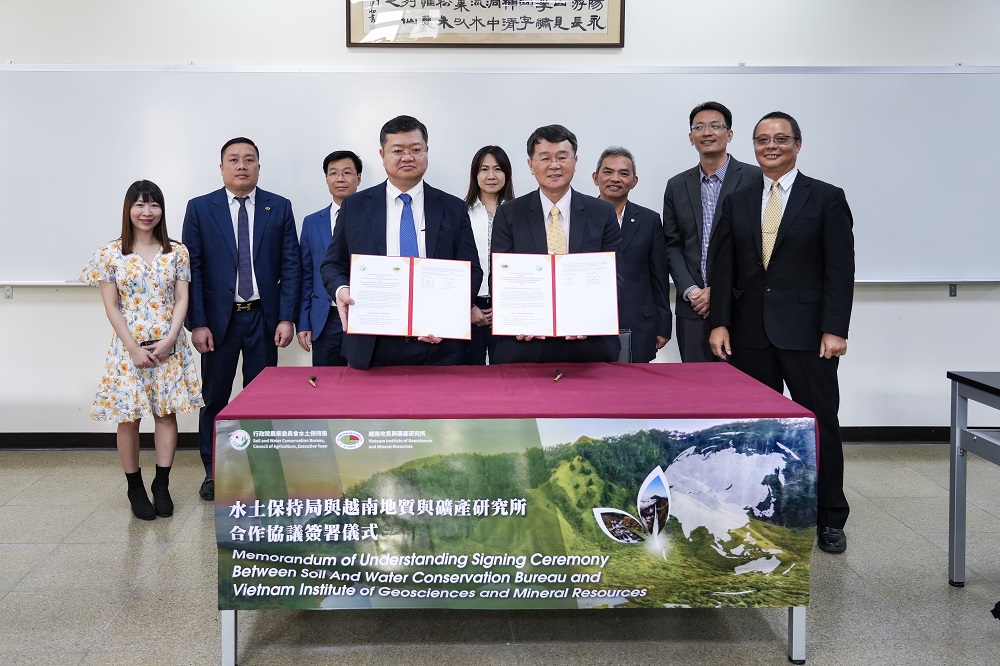 水土保持局與越南環境資源部地質與礦產資源研究所VIGMR續簽雙邊合作備忘錄